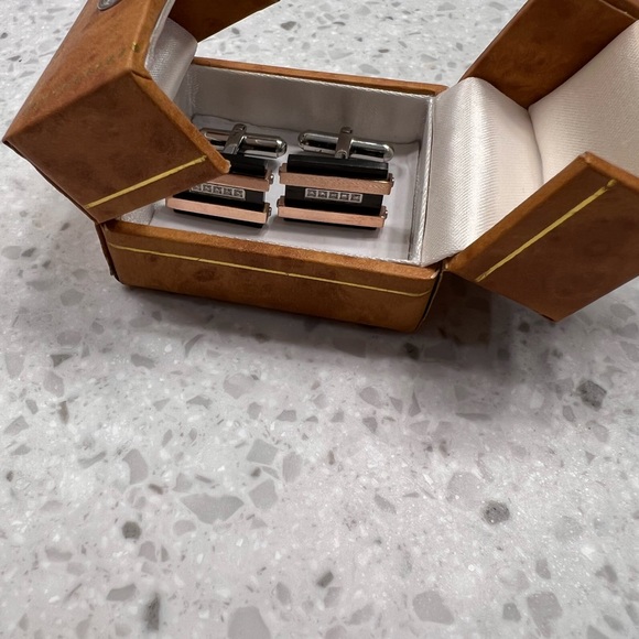 MICHAEL HILL ROSE GOLD SWAROVSKI CRYSTAL CUFF LINKS - Picture 6 of 10